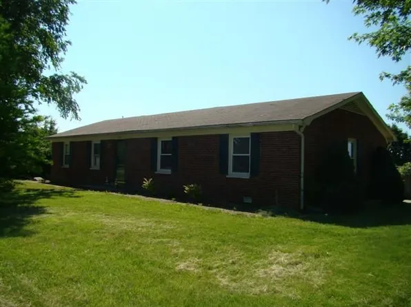 202 Center St, Lawrenceburg, KY 40342