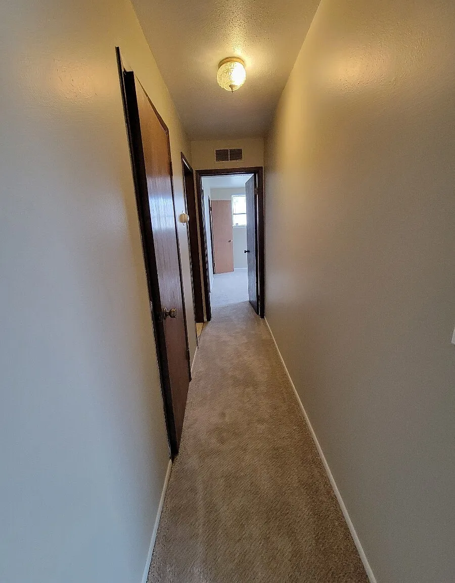 Tecumseh Apartments — Photo 3