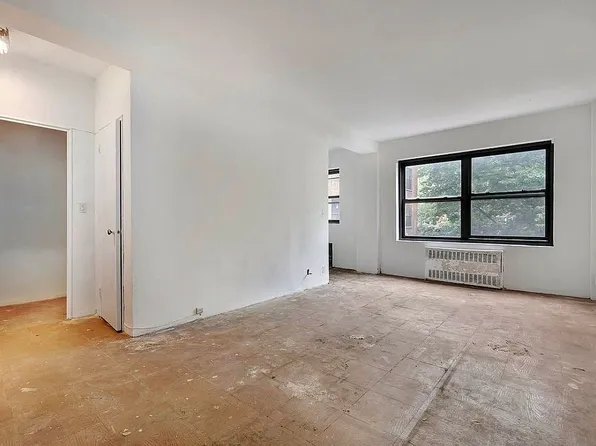 9905 63rd Dr APT 3Y, Rego Park, NY 11374
