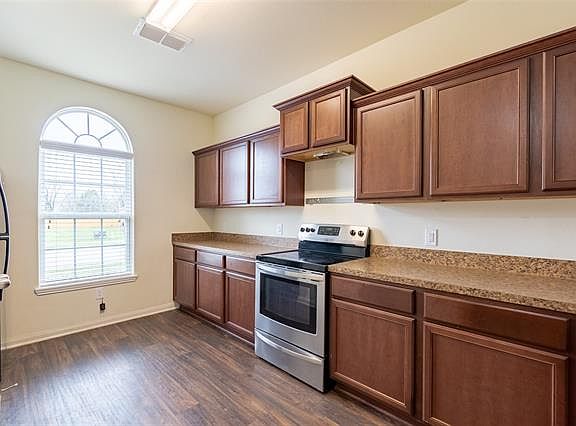 3rd image of 14145 Greenhaw Ln