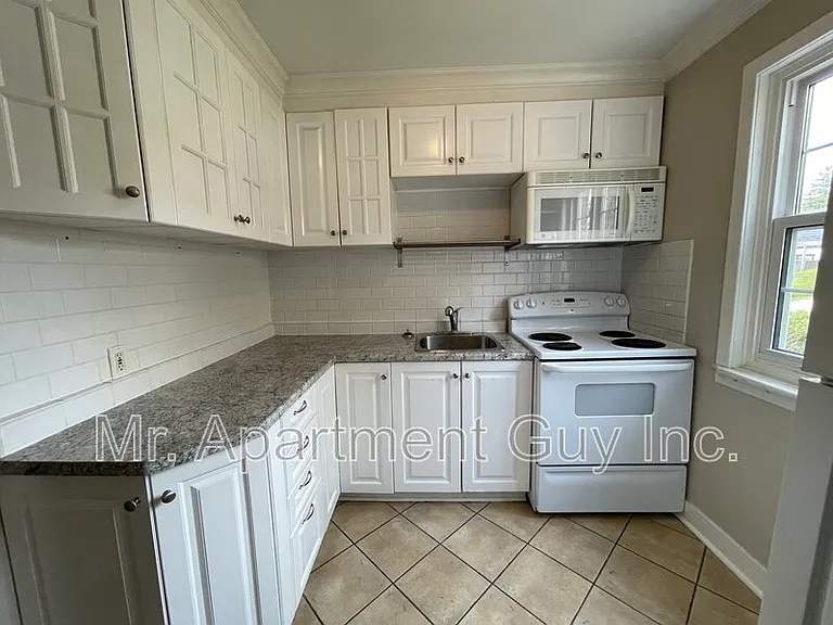 97 Wood St #1 — Photo 12