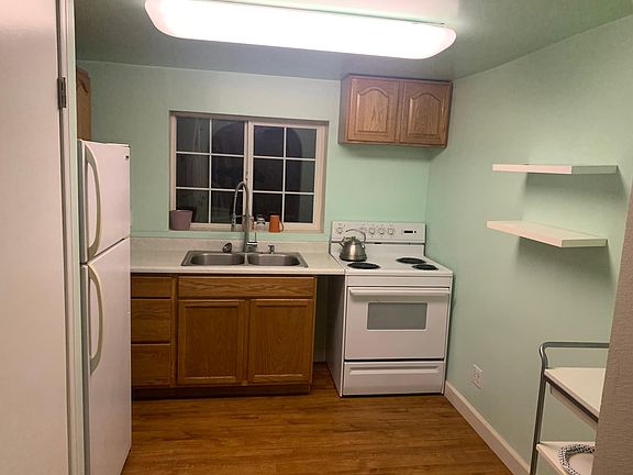 5th image of 10604 NE 28th Pl