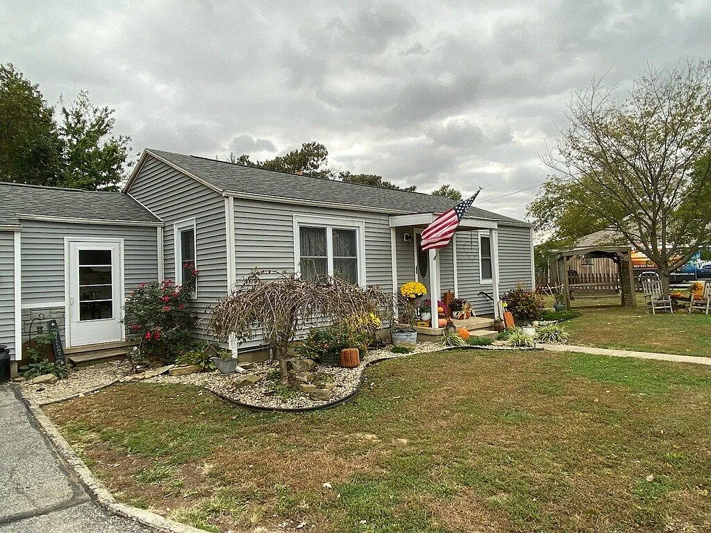 701 Brett Cabel Rd photo 1