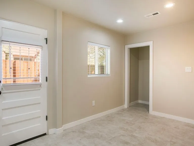 635 Adams St NE #A — Photo 5