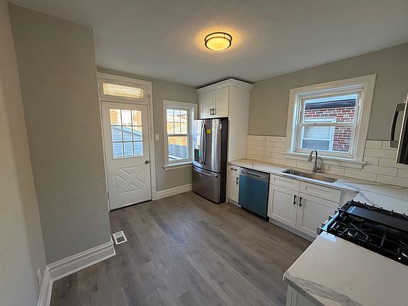 4th image of 4983 Miami St #A