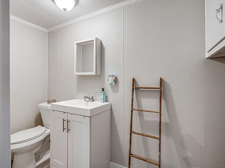 2601 Baugh Rd — Photo 16