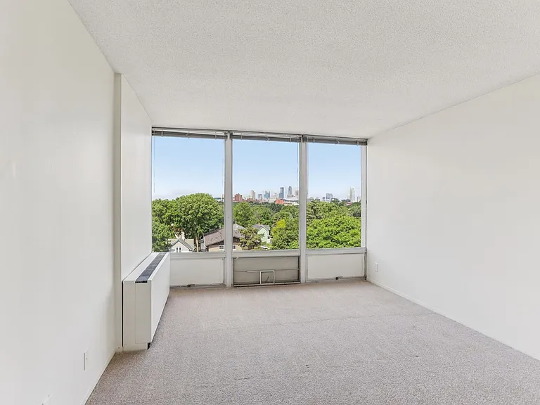 Thornton Place Apartments — Photo 10