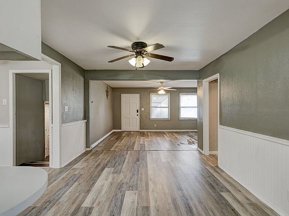 4th image of 4012 Pine Ave #A & B