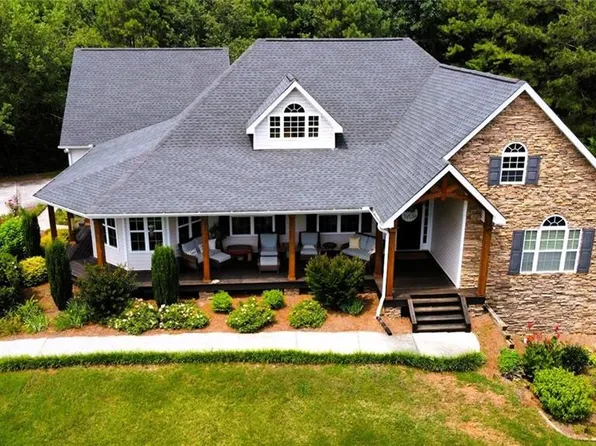 138 King George Ct SW, Calhoun, GA 30701