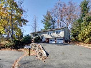 21 Stony Hill Ct, Butler, NJ 07405