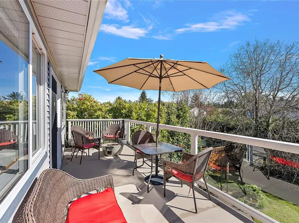 10347 Bowerbank Rd, Sidney, BC V8L 3L6