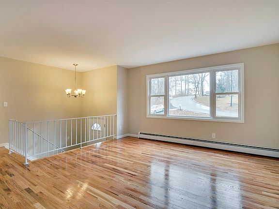 2nd image of 10 Ann Marie Dr