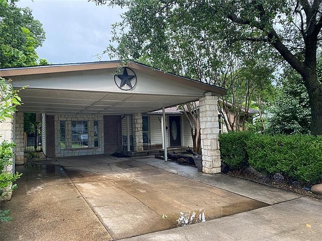 1st image of 1032 Pebblebrook Dr