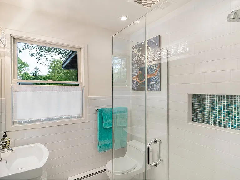 150 Edgemere Dr — Photo 7