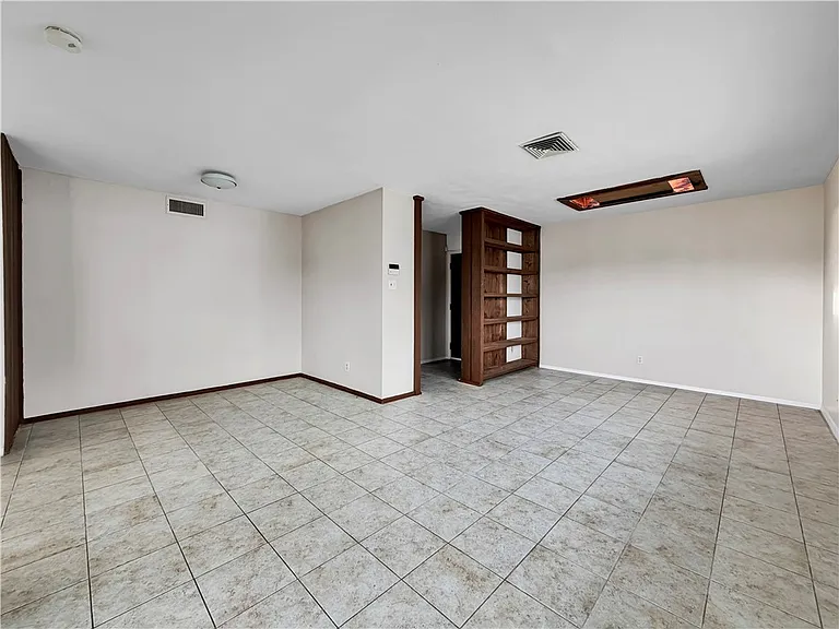 3450 S Alameda St — Photo 5