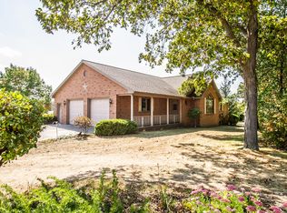 1301 Holly Hill Dr, Greenville, OH 45331