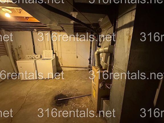 2nd image of 704 Cottonwood Ln