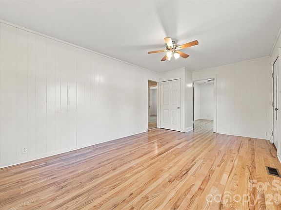 4th image of 110 Brookside Ln