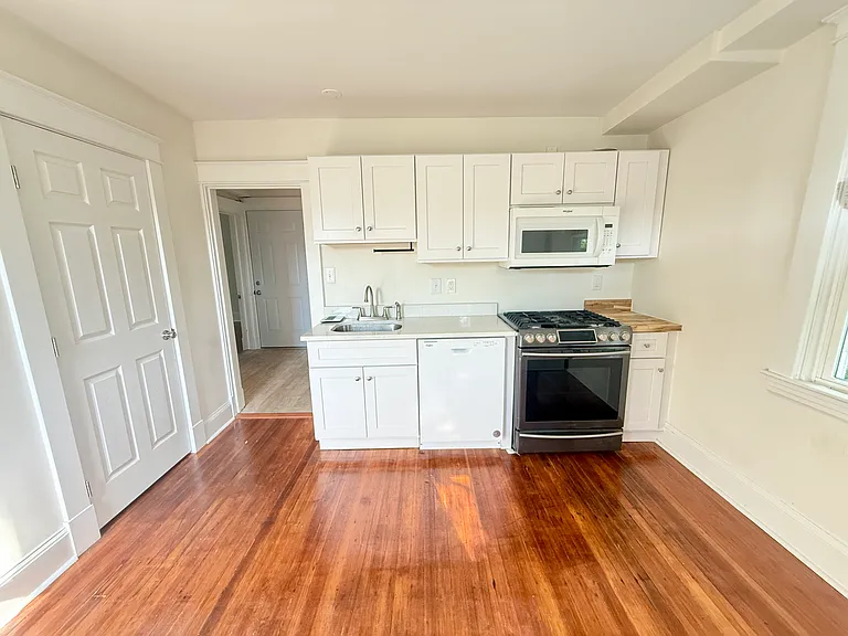 2711 Halcyon Ave #2 — Photo 2