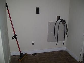 5th image of 106 S Oak St