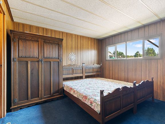 3rd image of 520 N Main St #F