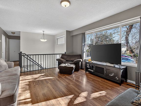 4th image of 290 Pearson Rd
