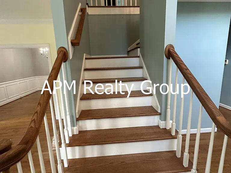 109 Rolling Creek Cir — Photo 17