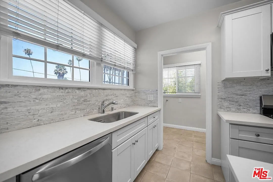 2 bed, 1.0 bath, 1000 sqft, $2,800 — Photo 1
