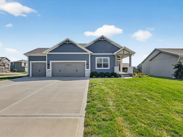 1517 SW Arbor Creek Dr, Lees Summit, MO 64082