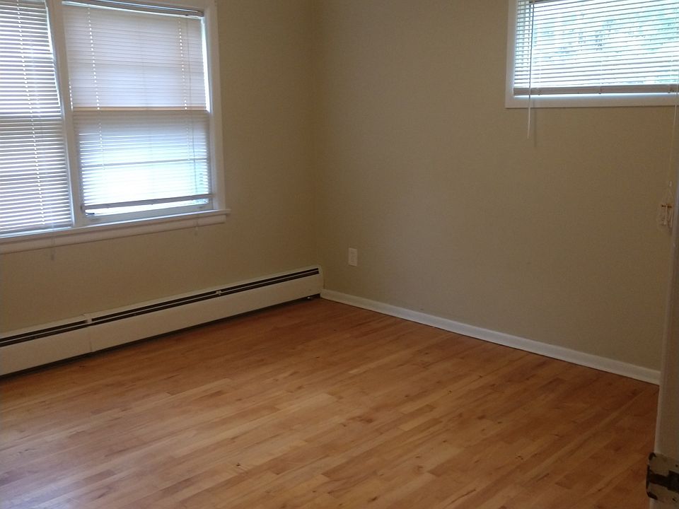 2 bed apartment bedroom #2