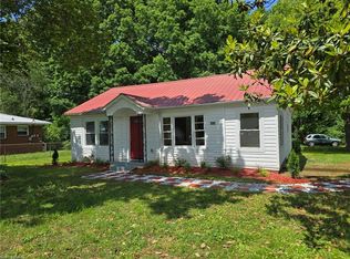 100 Hilton St, Lexington, NC 27292