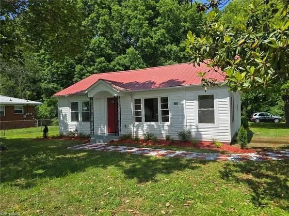 100 Hilton St, Lexington, NC 27292