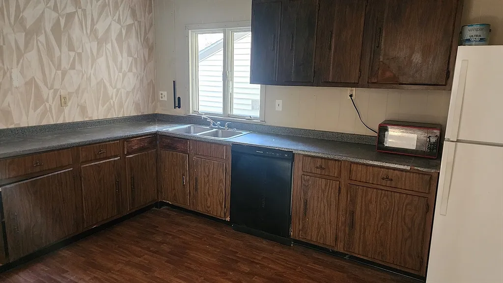 Building Photo - 39 Elmwood St #1