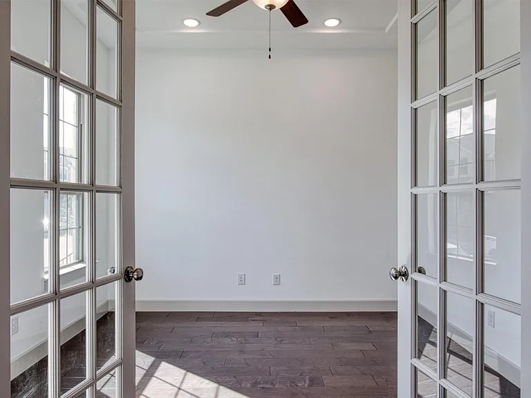 852 Deer Run Rd — Photo 3