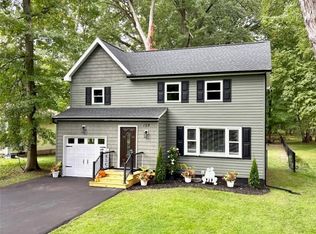 129 Bastian Rd, Rochester, NY 14623