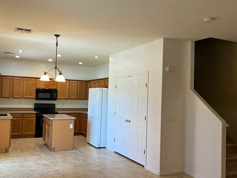 17743 W Hearn Rd — Photo 4