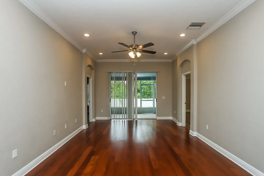 4 bed, 2.0 bath, 2061 sqft, $2,385 — Photo 3