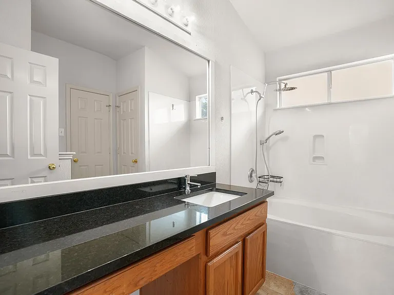 12945 White House St — Photo 19