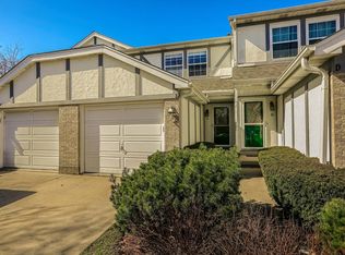 440 Cavalier Ct APT E, West Dundee, IL 60118