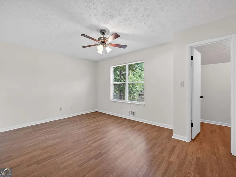 6898 Babbling Brook Dr — Photo 19