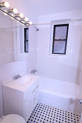 Rented by Kian Realty | media 15