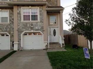 27 Saint Ann St, Carteret, NJ 07008