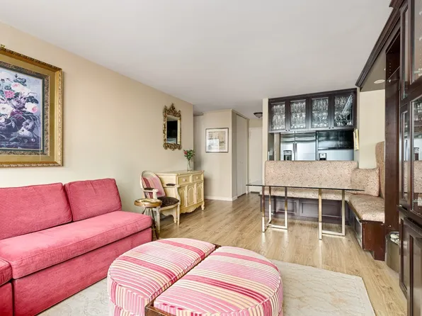 340 East 93rd Street 26I image 2 of 8