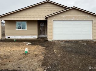 307 S Newark Loop, East Wenatchee, WA 98802