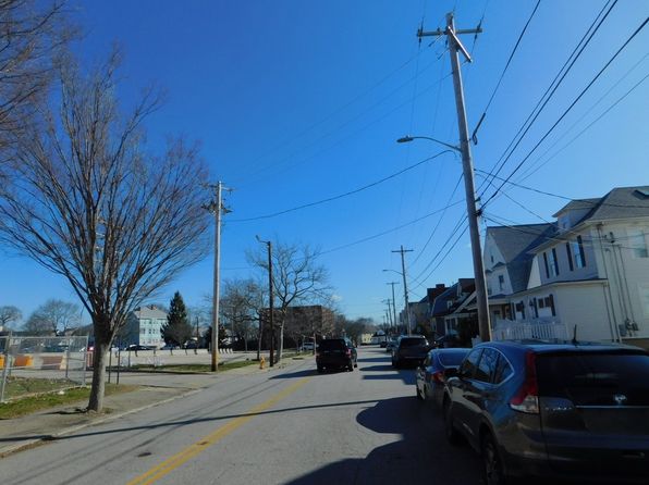 105 Beechwood Ave, Pawtucket, RI 02860