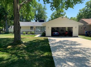 30615 Maple Dr, Bay Village, OH