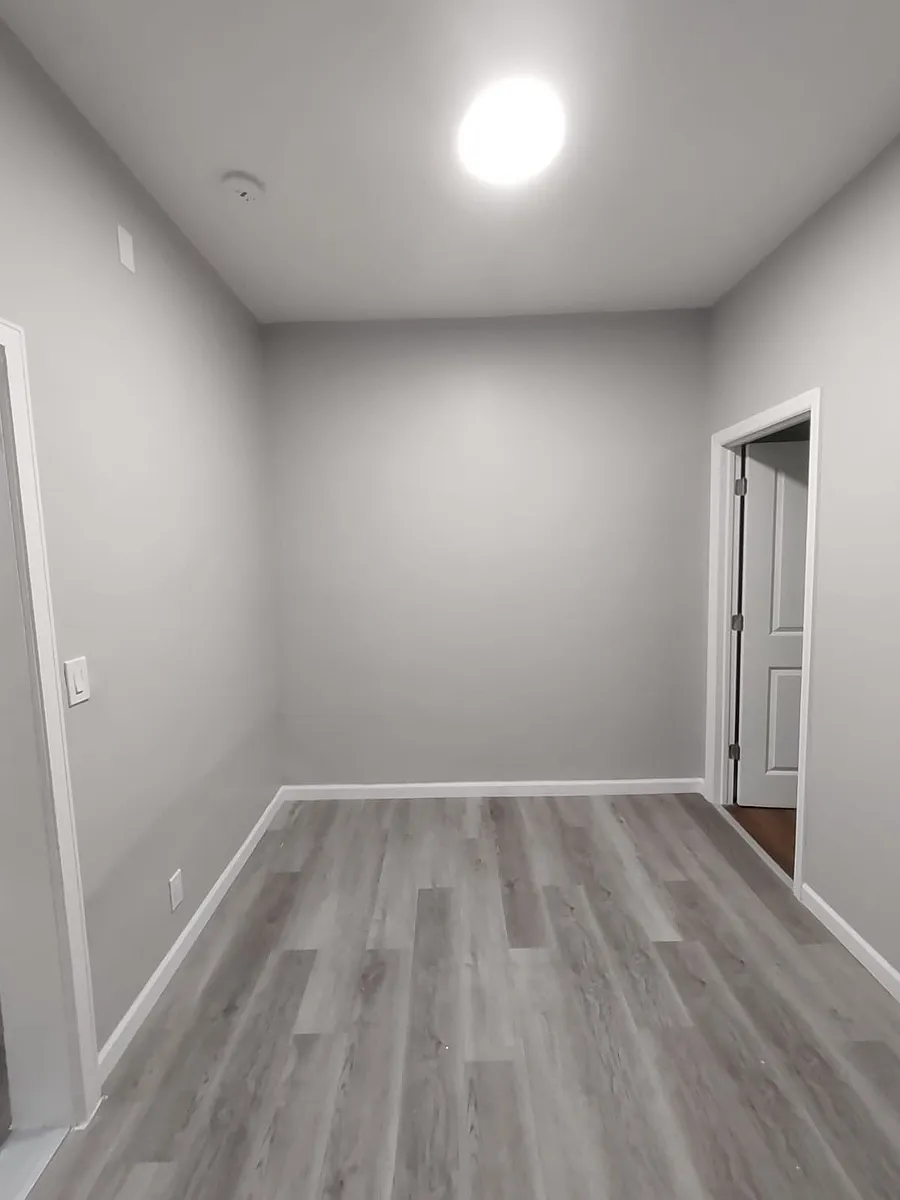 Living Room - 53 Glenwood Ave #2A