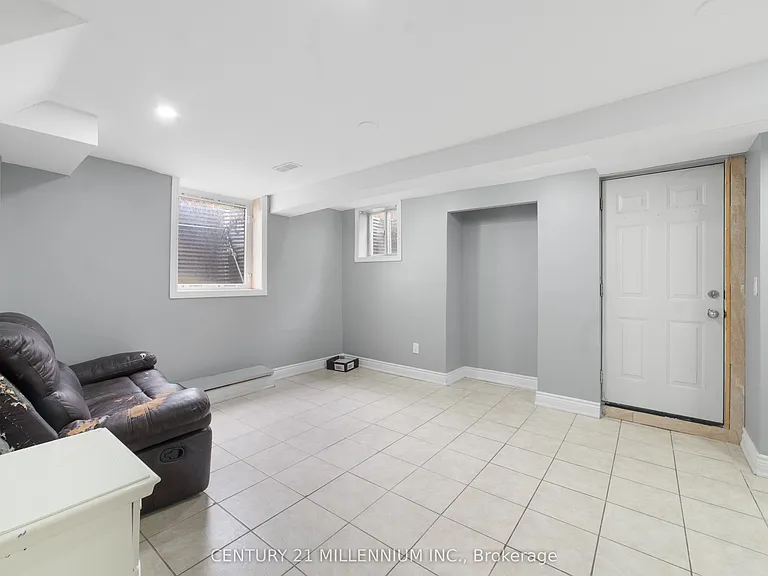 26 Newman Ct #LOWER — Photo 5