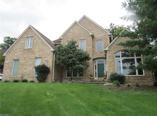 7595 Harley Hills Dr, North Royalton, OH