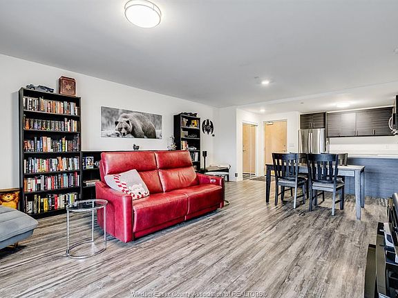 5th image of 1675 Banwell Rd #402